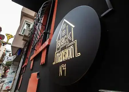 Black Mansion *