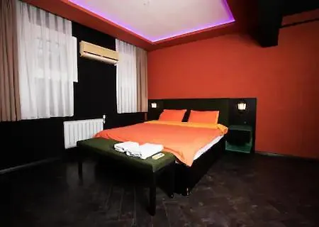 Black Mansion 公寓