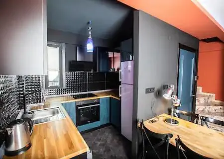 Black Mansion 公寓